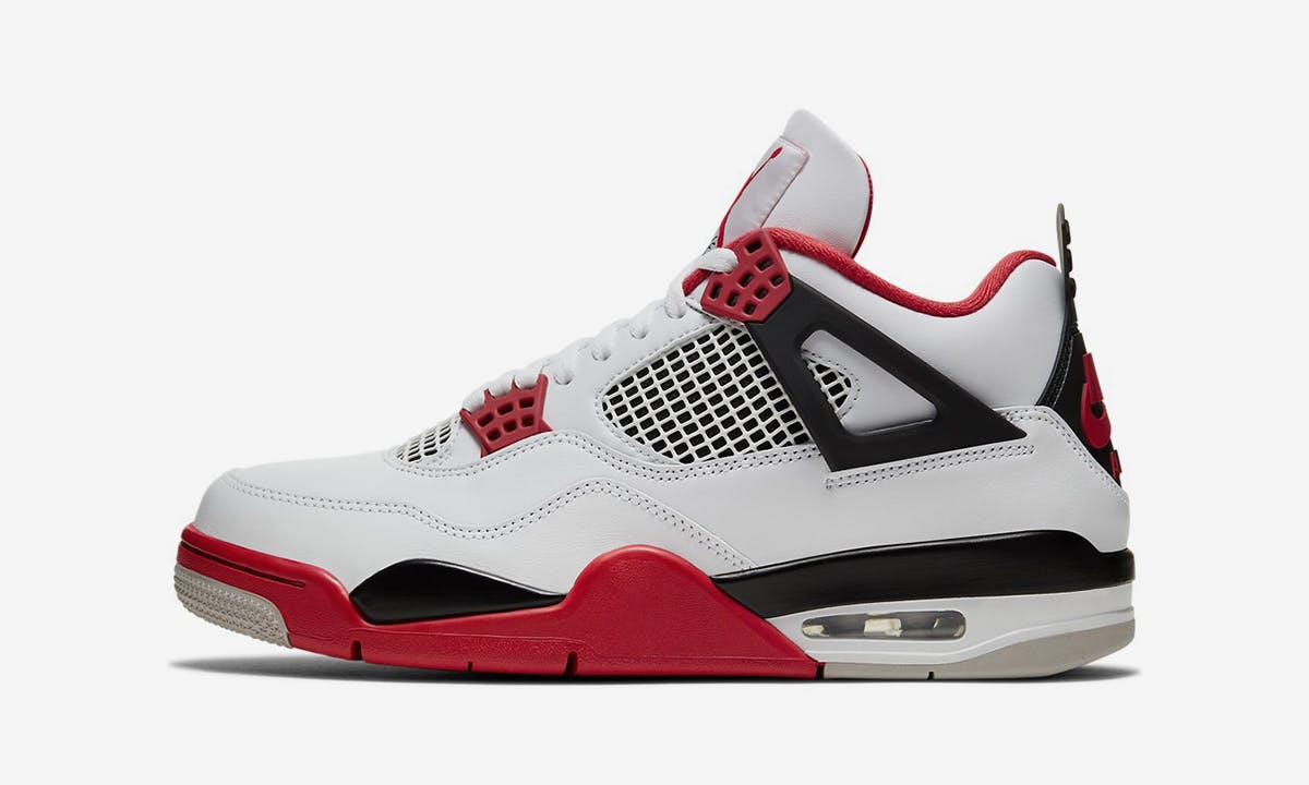 Nike Air Jordan 4 “Fire Red”: Images 